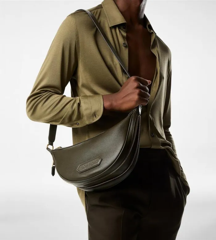 Belt Bags Men TOM FORD SMOOTH LEATHER ZIP CRESCENT BAG Belt Bags Men TOM FORD SMOOTH LEATHER ZIP CRESCENT BAG