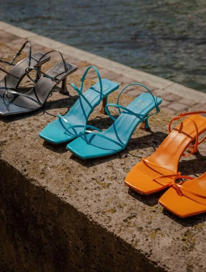 Bobbies Sandals and Mules Women Cindy Swimming Pool