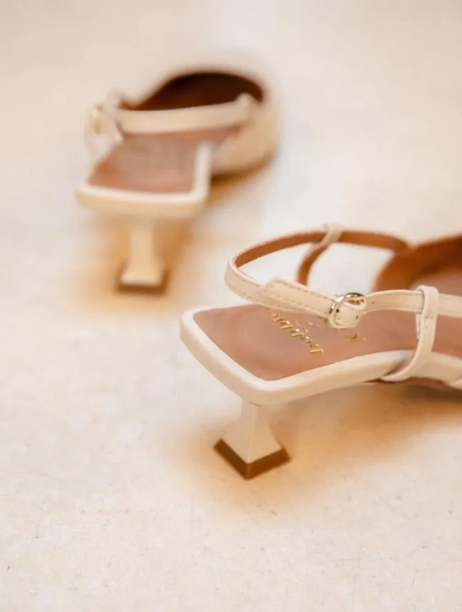 Bobbies Sandals and Mules Women Liv Beige