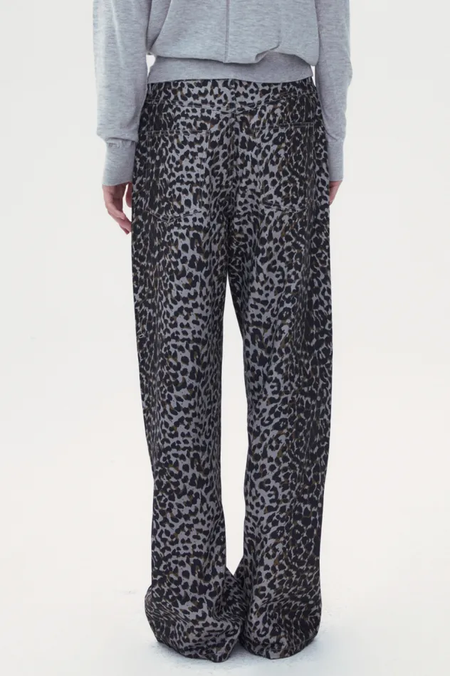 Front Row Shop Bottoms Women Gray Leopard Wide Leg Denim Jeans