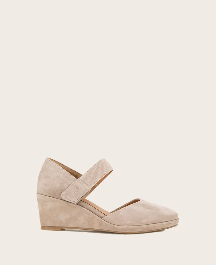 GENTLE SOULS Oriana Suede Wedge Mushroom Suede Women Kenneth Cole Sandals and Wedges