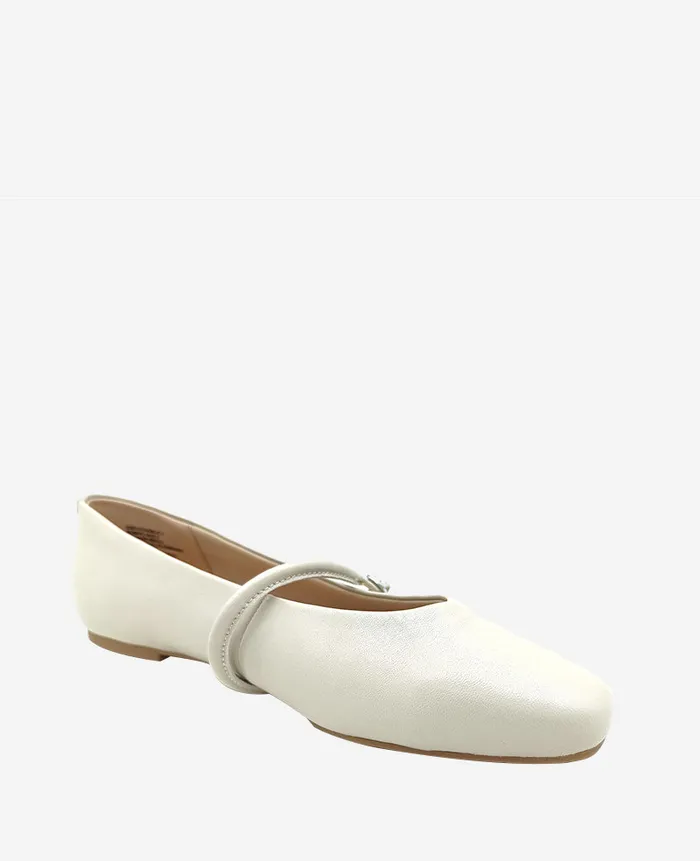 Magnolia Leather Ballet Flat Ecru Leather Women Kenneth Cole Flats and Loafers Magnolia Leather Ballet Flat Ecru Leather Women Kenneth Cole Flats and Loafers