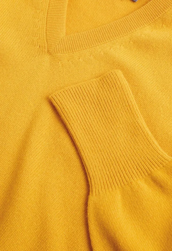 Men Classic Cashmere Double Ply VNeck Sweater Fog Paul Stuart Sweaters