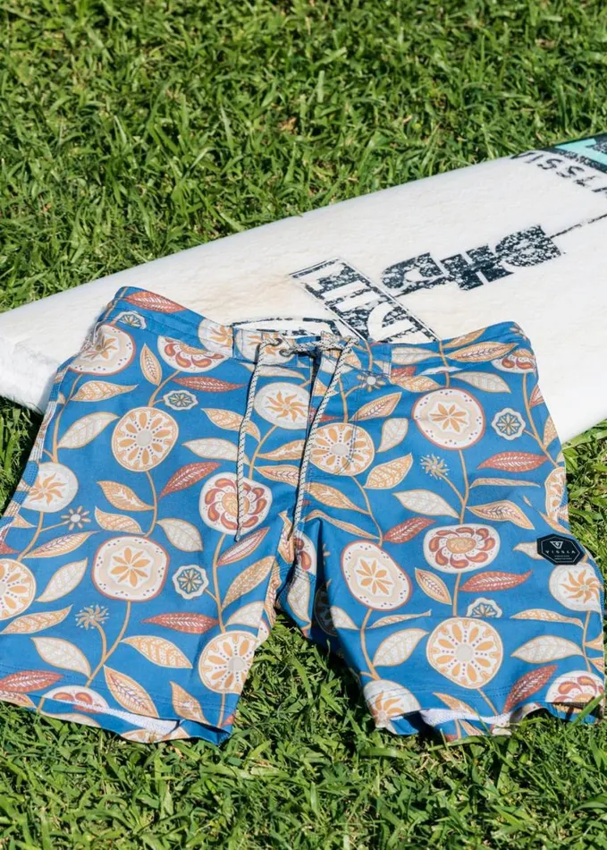 Men Fixed Waist Vissla Medallions 185034 Boardshort Dark Denim