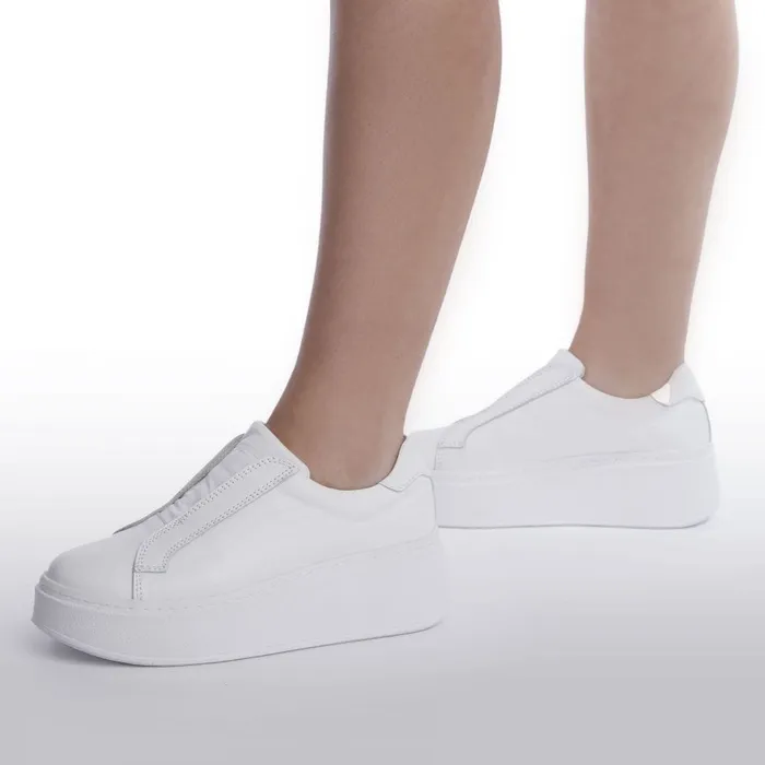 Moda In Pelle Bsoleful B Axell White Leather Women SlipOn Trainers