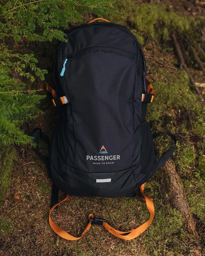 Passenger Backpacks and Bags WomenMen Track Recycled 30L Backpack Black Black