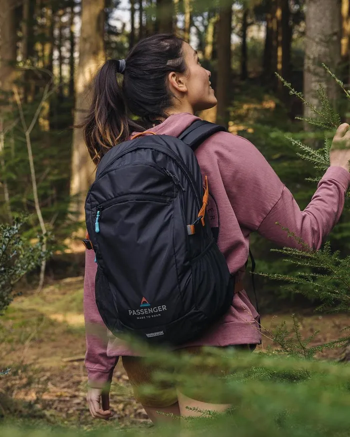Passenger Backpacks and Bags WomenMen Track Recycled 30L Backpack Black Black