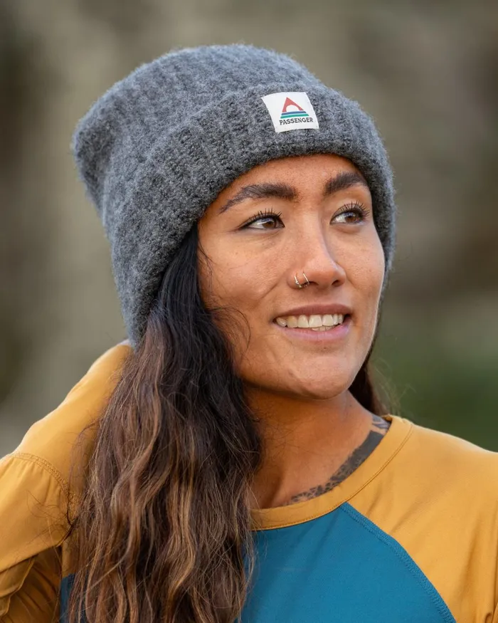 Passenger Beanies WomenMen Redwood Fleece Lined Recycled Beanie Grey Grey