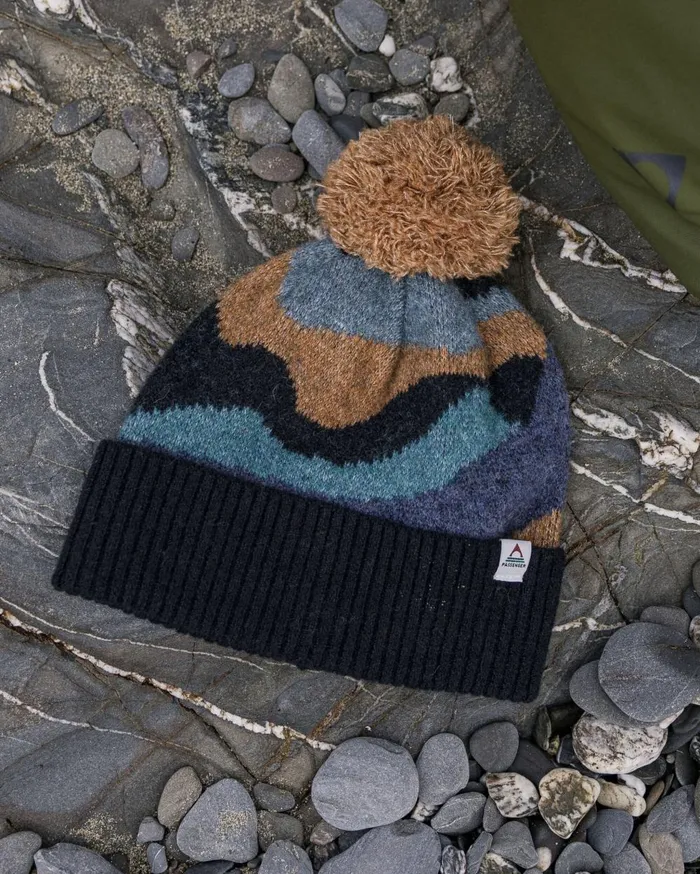 Passenger Beanies WomenMen Scenic Recycled Bobble Hat Scenic Navy Scenic Navy