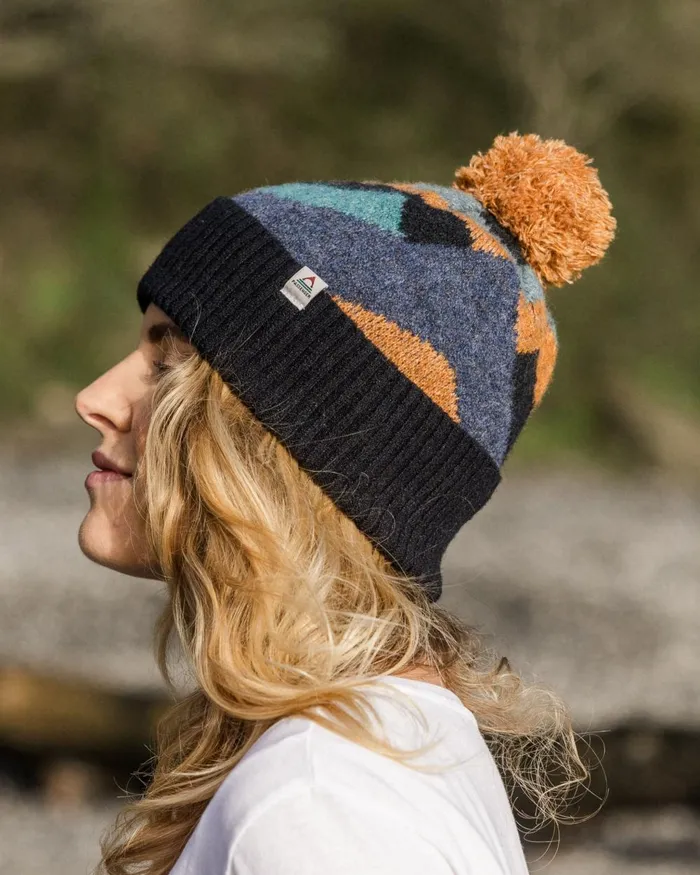 Passenger Beanies WomenMen Scenic Recycled Bobble Hat Scenic Navy Scenic Navy