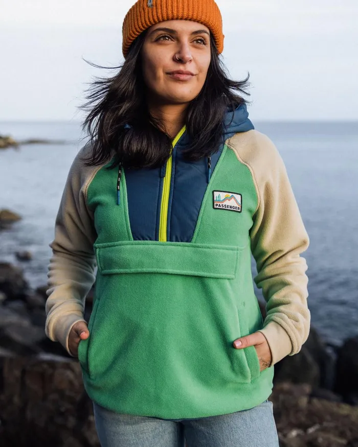 Passenger Tops Women Alexander Recycled Polar Hooded Fleece Green Spruce Green Spruce