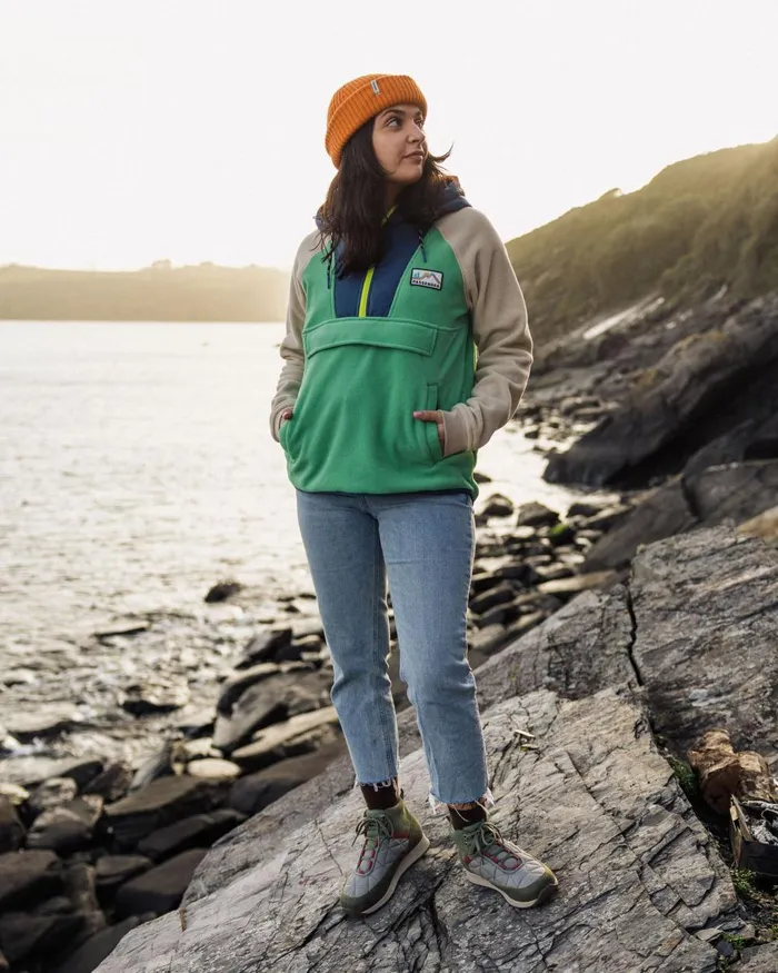 Passenger Tops Women Alexander Recycled Polar Hooded Fleece Green Spruce Green Spruce
