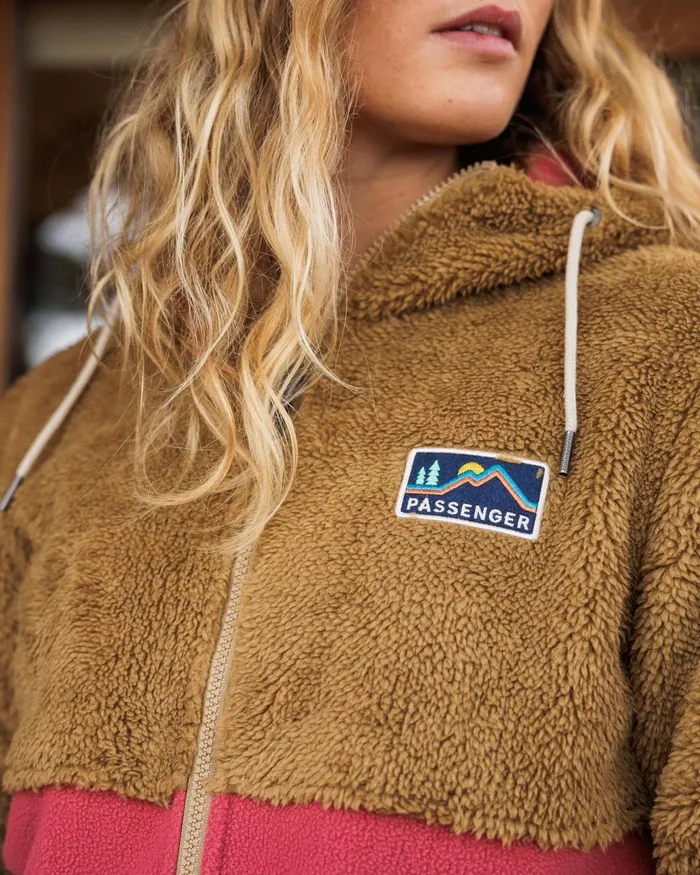 Passenger Tops Women Nestling Sherpa Hooded Fleece Biscuit Biscuit