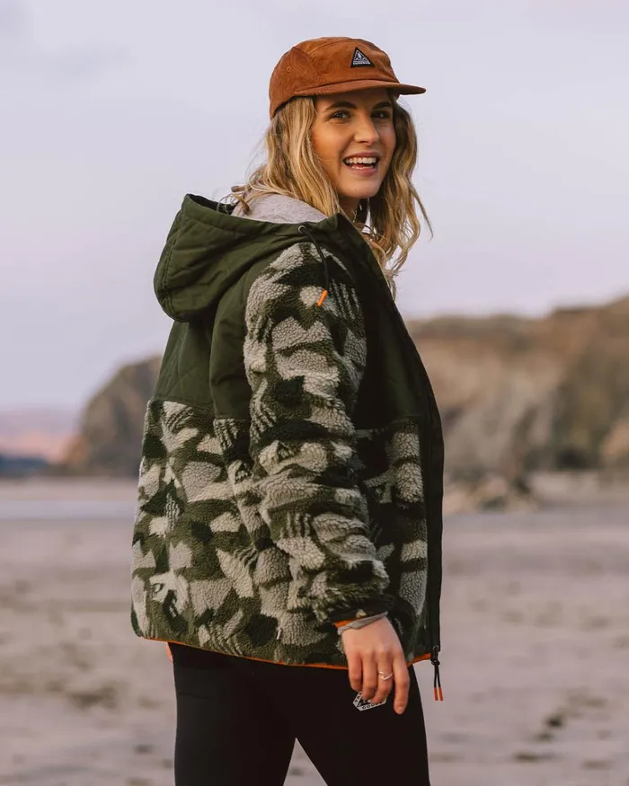 Passenger Tops Women Sefton Recycled DeepPile Sherpa Full Zip Fleece Fir Tree Fir Tree