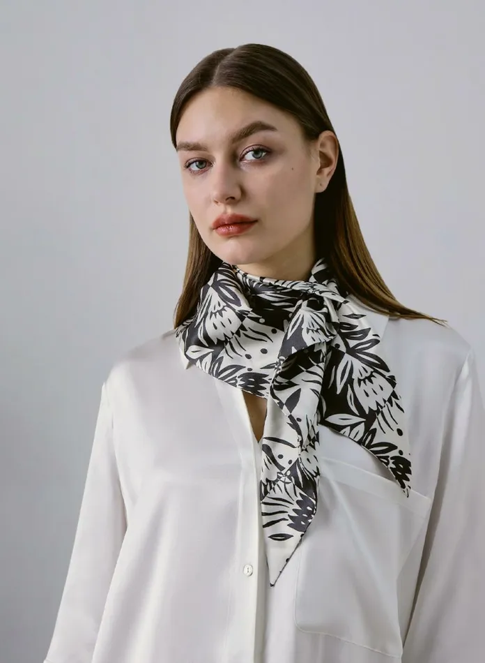 Silk Maison Scarves BandW Tropical Silk Opening Scarf Mono Tropic 8211 Women