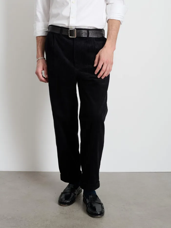 Standard Pleated Pant In Corduroy Black Men Alex Mill Pants