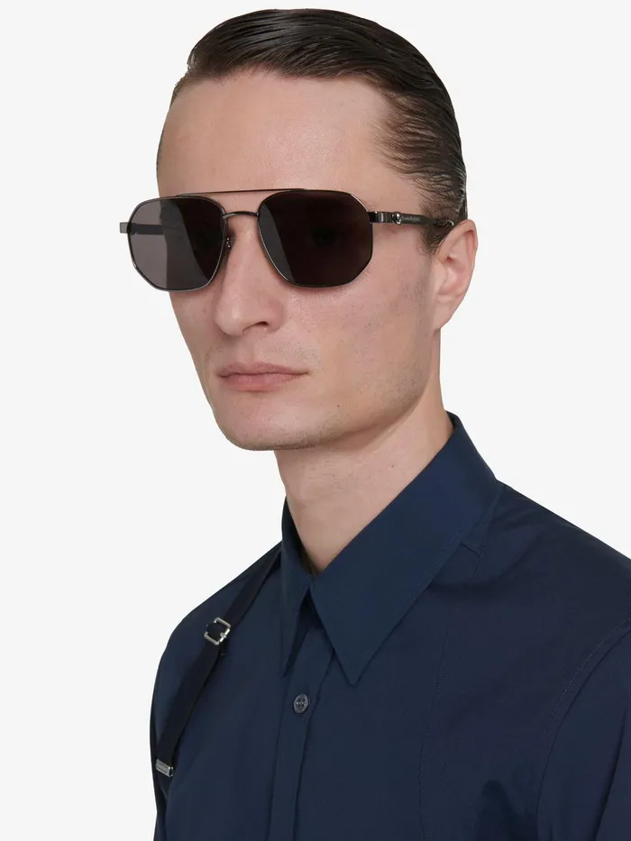 Sunglasses Men Alexander McQueen Floating Skull Metal Caravan Sunglasses Ruthenium Sunglasses Men Alexander McQueen Floating Skull Metal Caravan Sunglasses Ruthenium