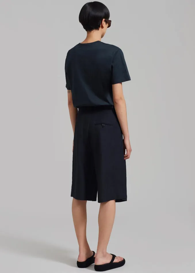 The Frankie Shop Tops Women Connell Boxy Tee 8211 Navy