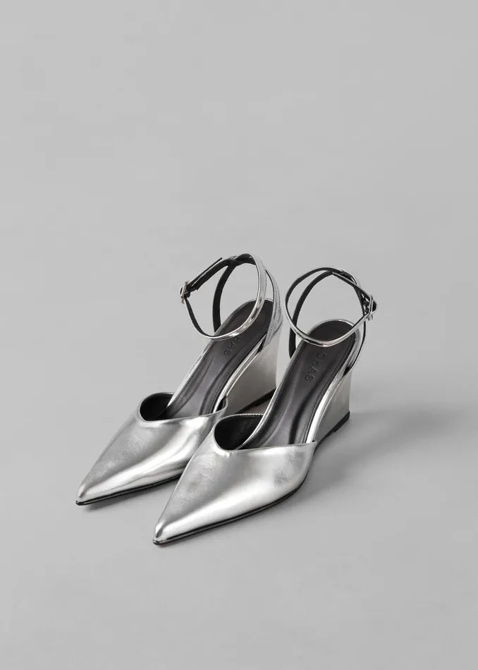 The Frankie Shop Women Alohas Polly Shimmer Leather Pumps 8211 Silver