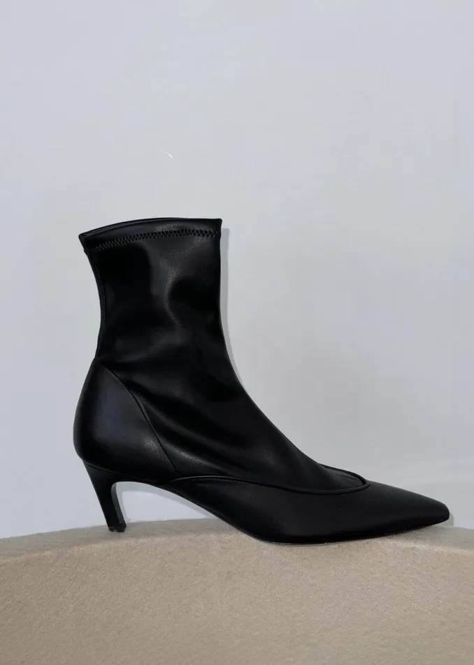 The Frankie Shop Women Gia Borghini X Heidi Bivens Hunter Boots 8211 Black