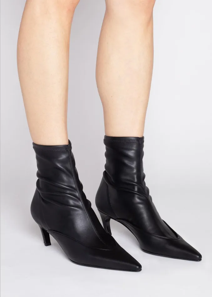 The Frankie Shop Women Gia Borghini X Heidi Bivens Hunter Boots 8211 Black