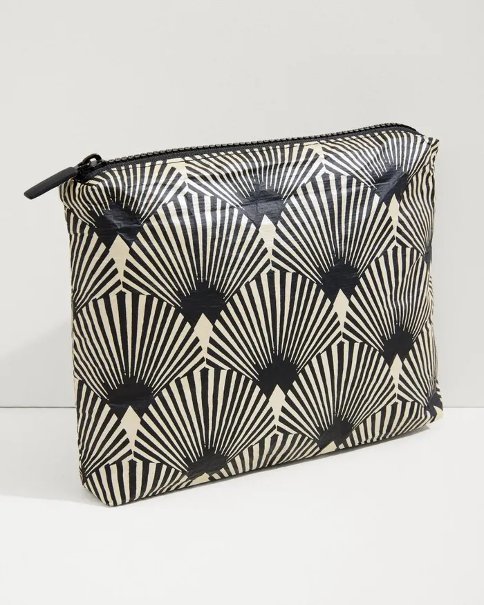 Tommy Bahama Aloha Collection Malu Small Pouch Glowblack WomenBeach and Home Handbags and Clutches Tommy Bahama Aloha Collection Malu Small Pouch Glowblack WomenBeach and Home Handbags and Clutches