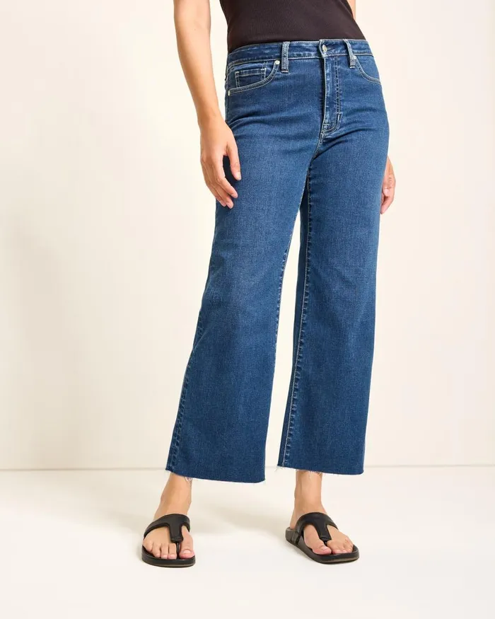 Tommy Bahama HighRise Cropped WideLeg Jeans Sunset Blue Wash Women Jeans Tommy Bahama HighRise Cropped WideLeg Jeans Sunset Blue Wash Women Jeans