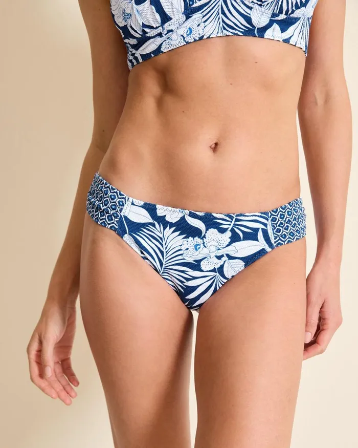 Tommy Bahama Island Cays Blooms Reversible Hipster Bikini Bottoms Mare Navy Rev Women Bikini Bottoms Tommy Bahama Island Cays Blooms Reversible Hipster Bikini Bottoms Mare Navy Rev Women Bikini Bottoms