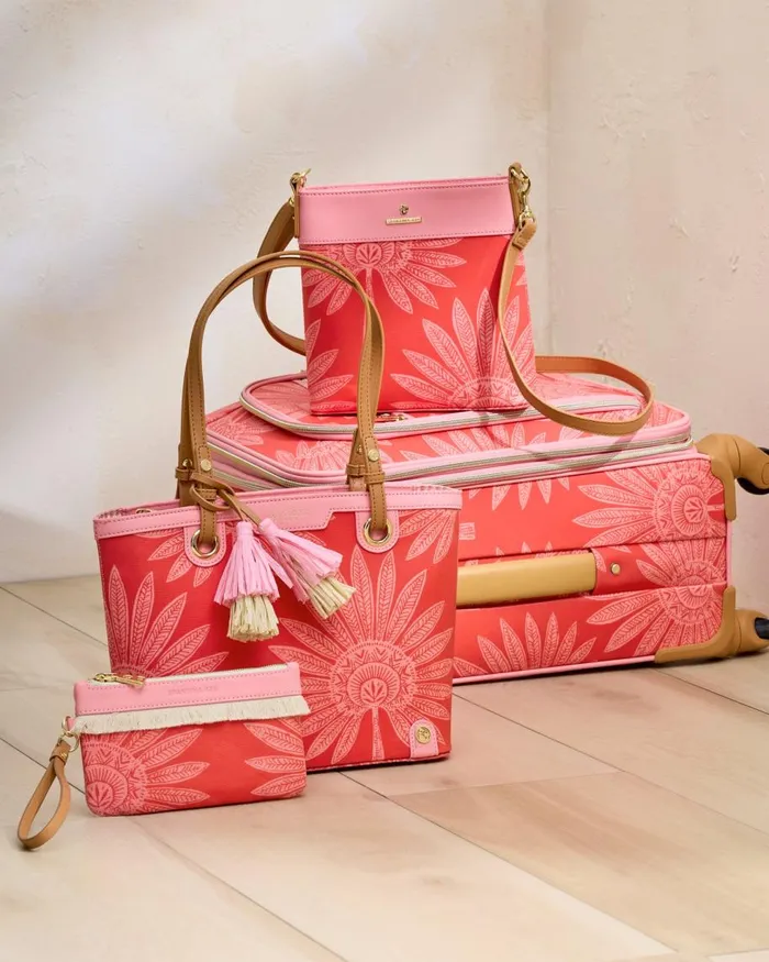 Tommy Bahama Palmetto Frond Grab N039 Go Wristlet Palmetto Frond Women Handbags and Clutches Tommy Bahama Palmetto Frond Grab N039 Go Wristlet Palmetto Frond Women Handbags and Clutches