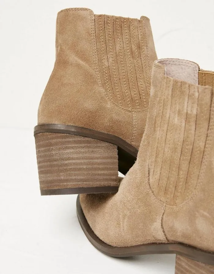 Women Boots FatFace Zara Block Heel Chelsea Boot Tan