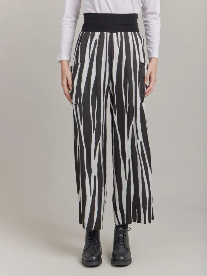 Women Pants and Jeans Agns B Printed Viscose Short Matis Pants