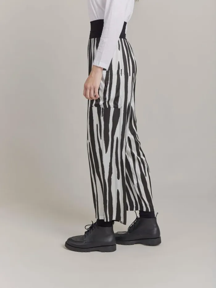 Women Pants and Jeans Agns B Printed Viscose Short Matis Pants