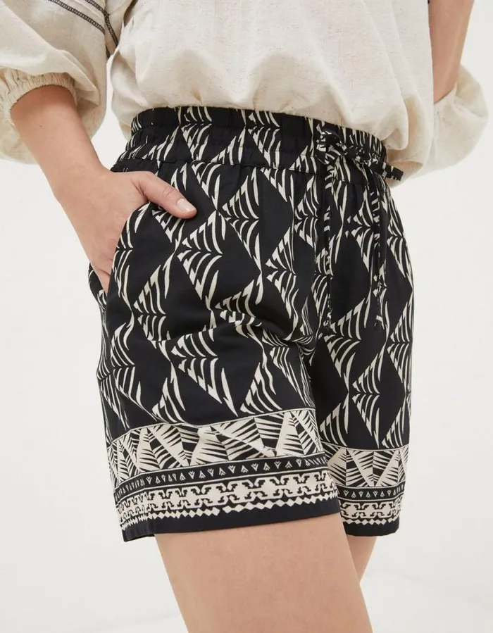 Women Shorts FatFace Mono Geo Flippy Short Black