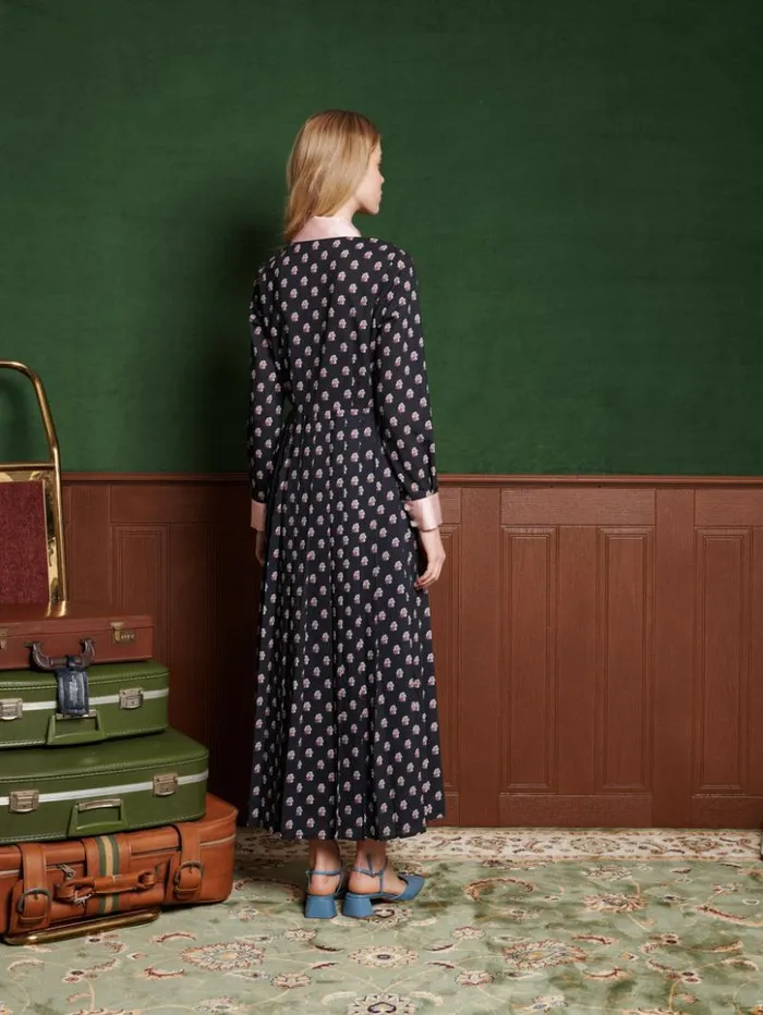 Womenswear Dresses Sister Jane Motion Flower Maxi Dress Sable Black Womenswear Dresses Sister Jane Motion Flower Maxi Dress Sable Black
