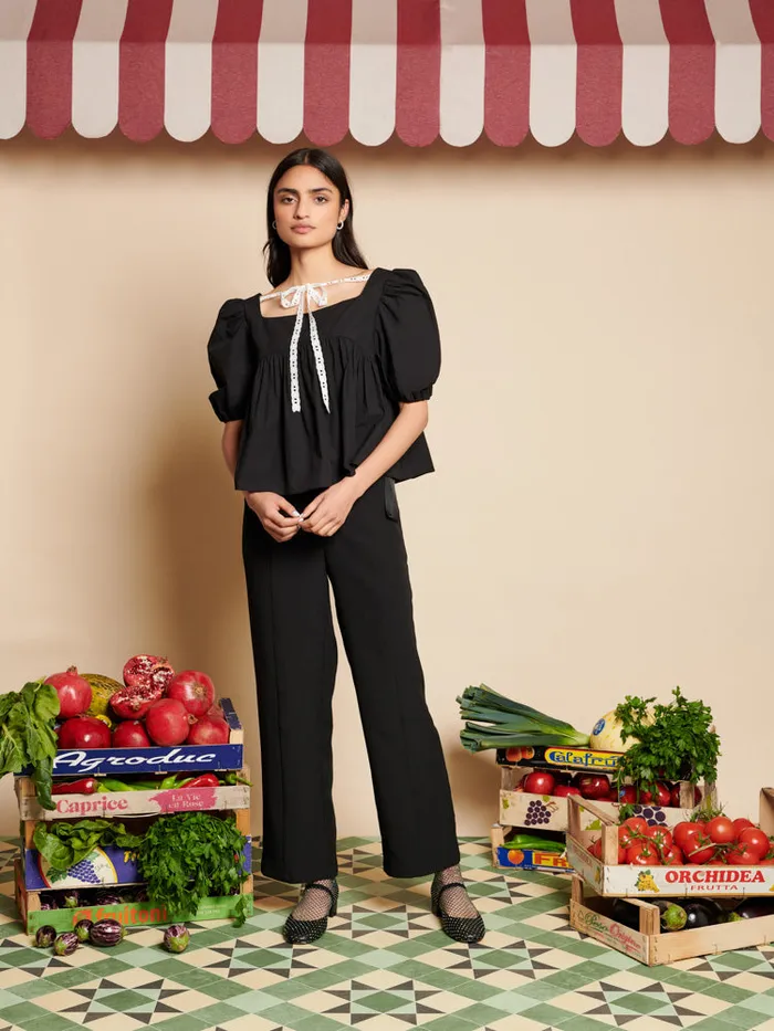 Womenswear Tops Sister Jane Barn Rose Top Coal Black